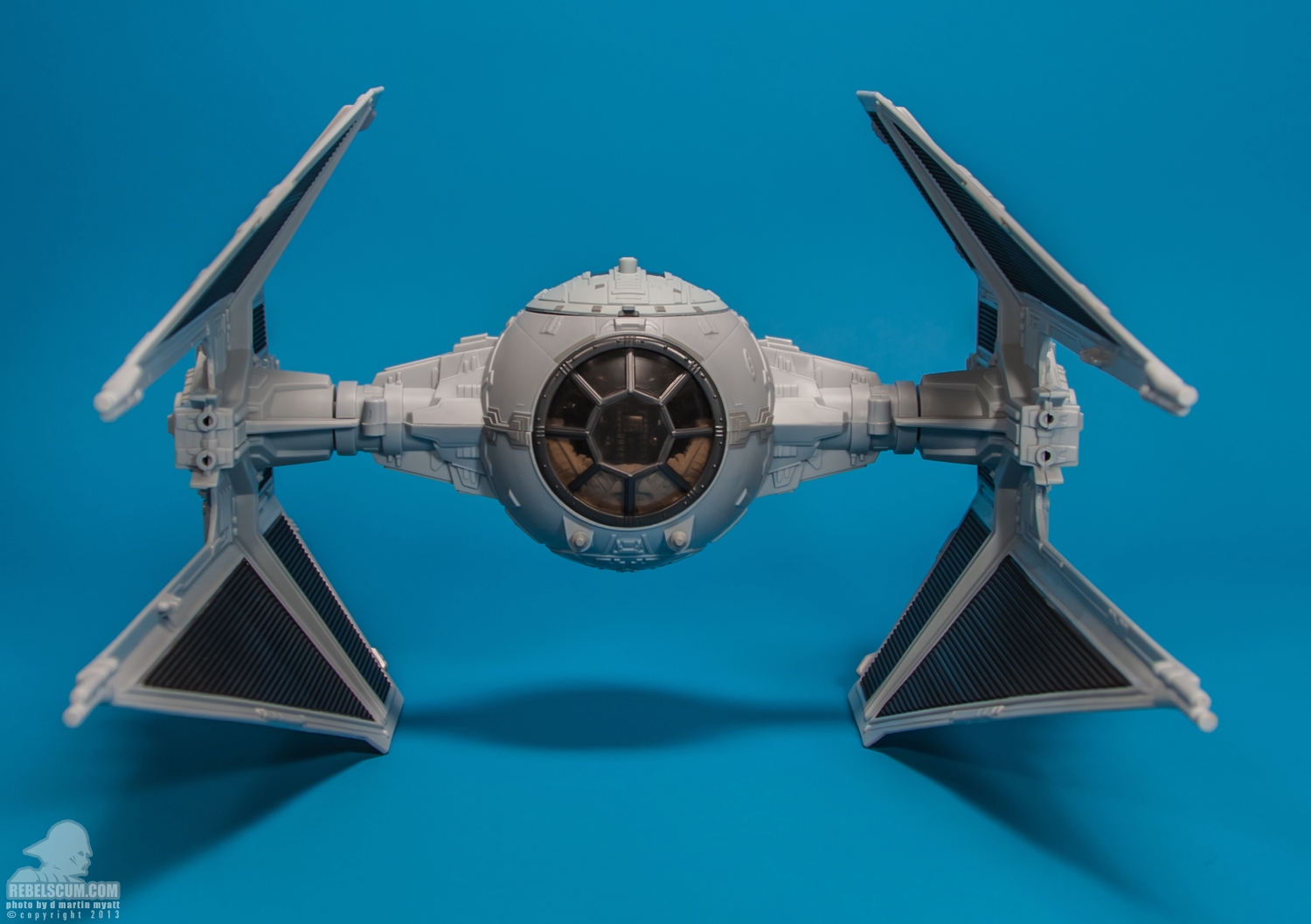 TIE-Interceptor-The-Vintage-Collection-Hasbro-TVC-002.jpg