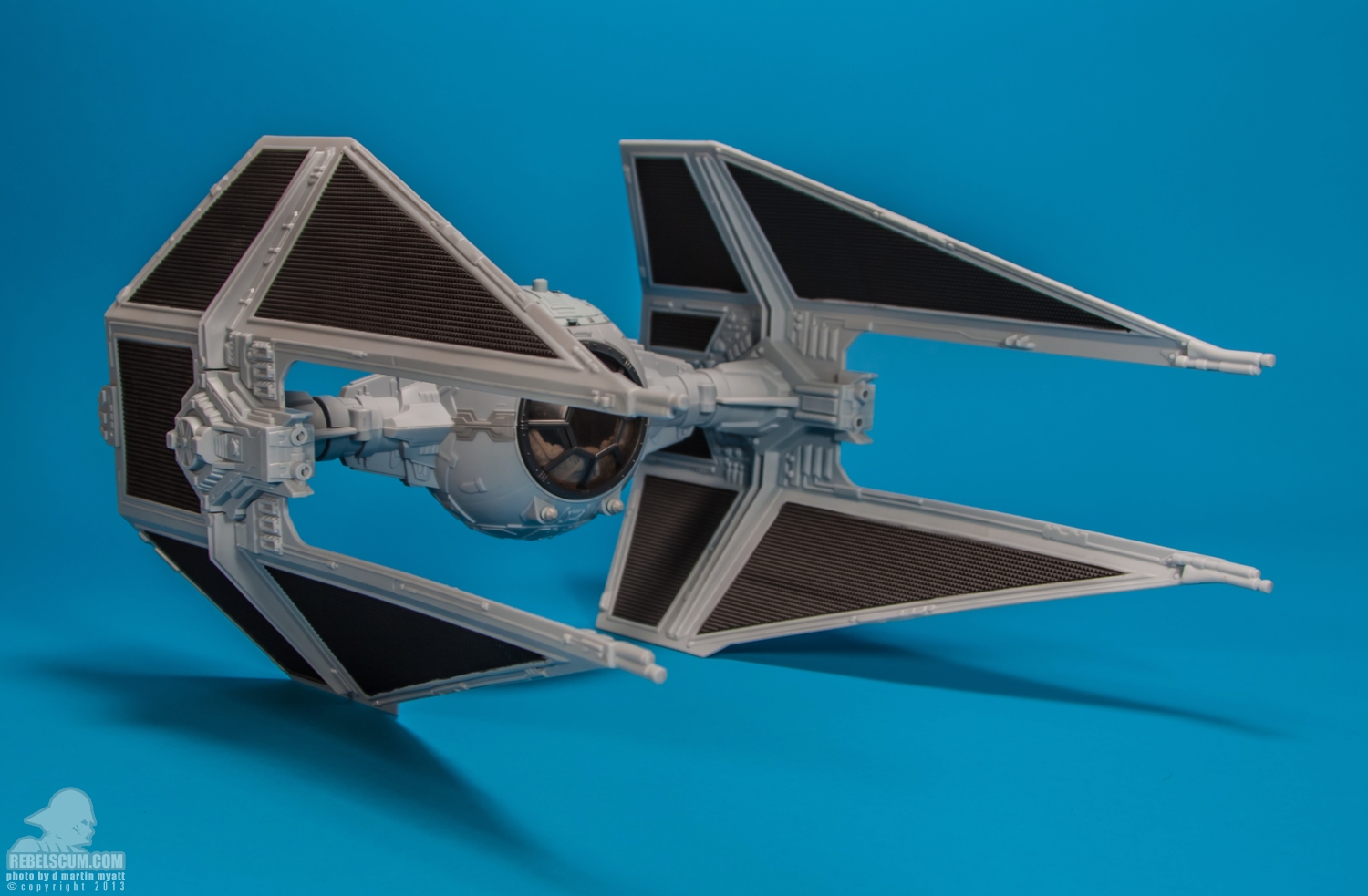 TIE-Interceptor-The-Vintage-Collection-Hasbro-TVC-003.jpg