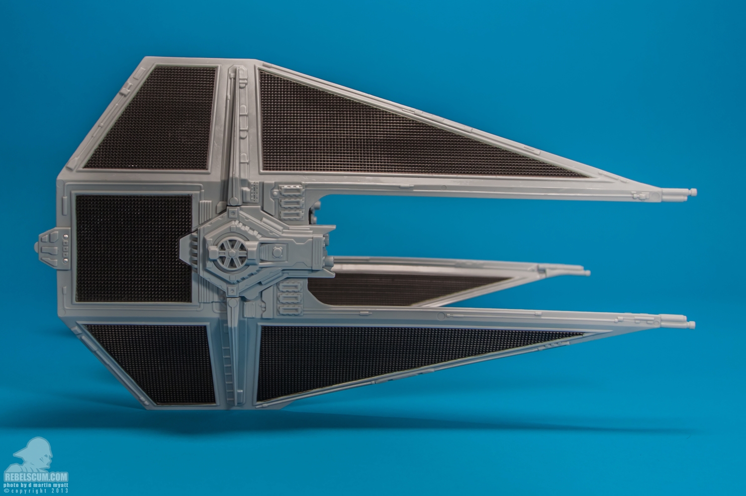 TIE-Interceptor-The-Vintage-Collection-Hasbro-TVC-004.jpg