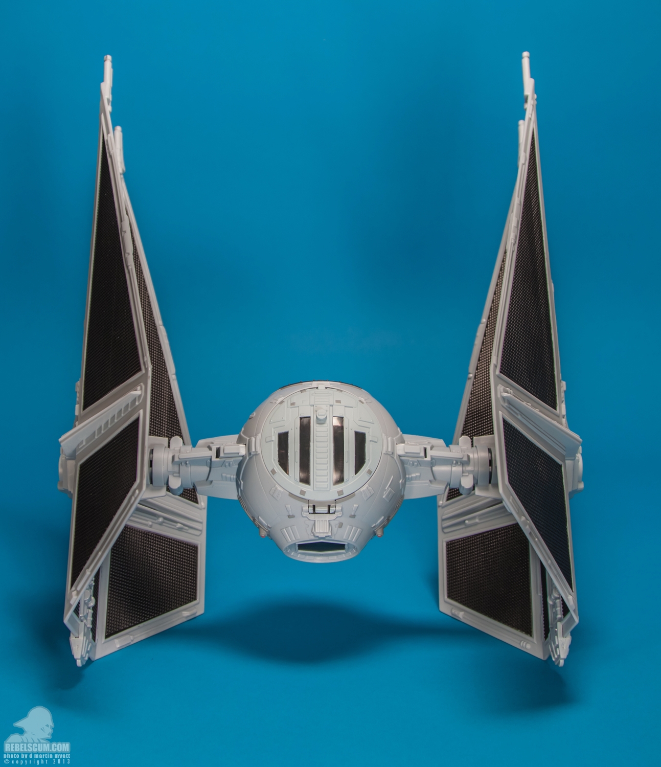 TIE-Interceptor-The-Vintage-Collection-Hasbro-TVC-008.jpg