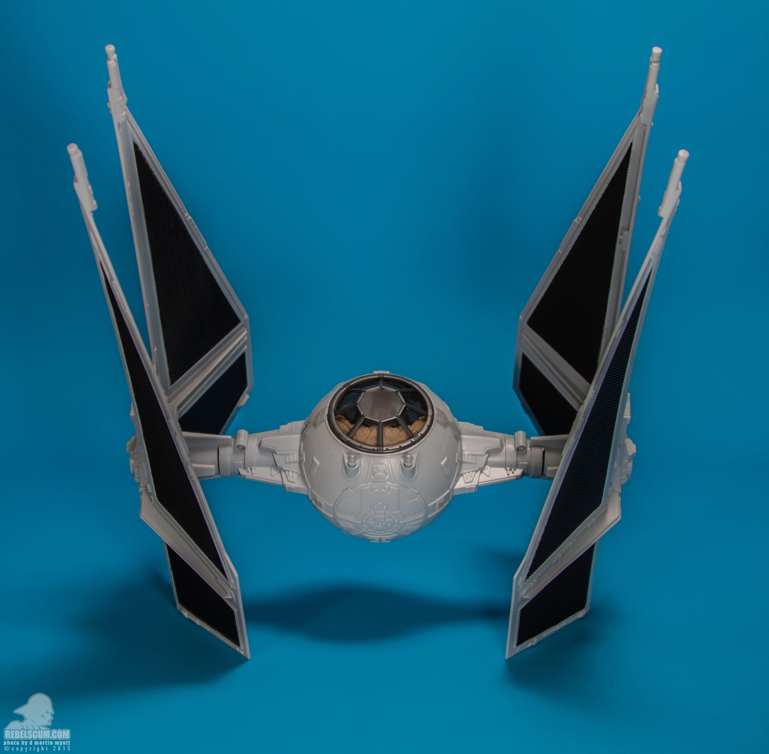 TIE-Interceptor-The-Vintage-Collection-Hasbro-TVC-009.jpg