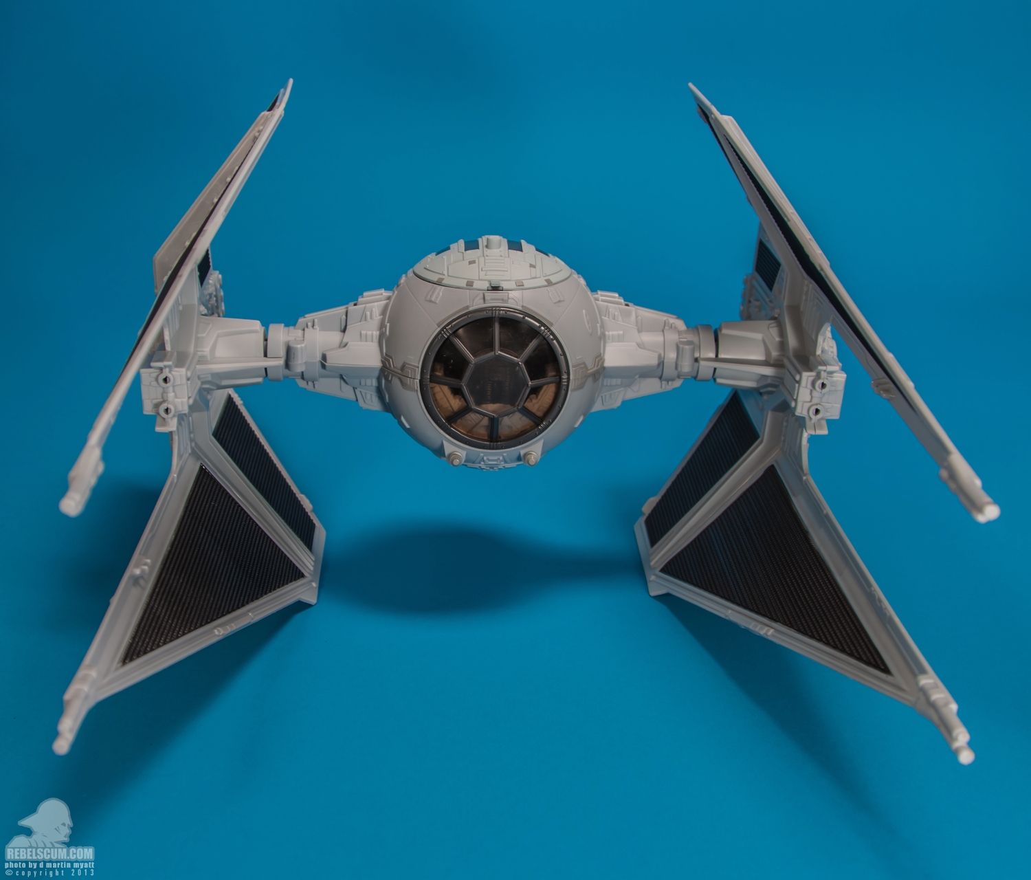 TIE-Interceptor-The-Vintage-Collection-Hasbro-TVC-010.jpg