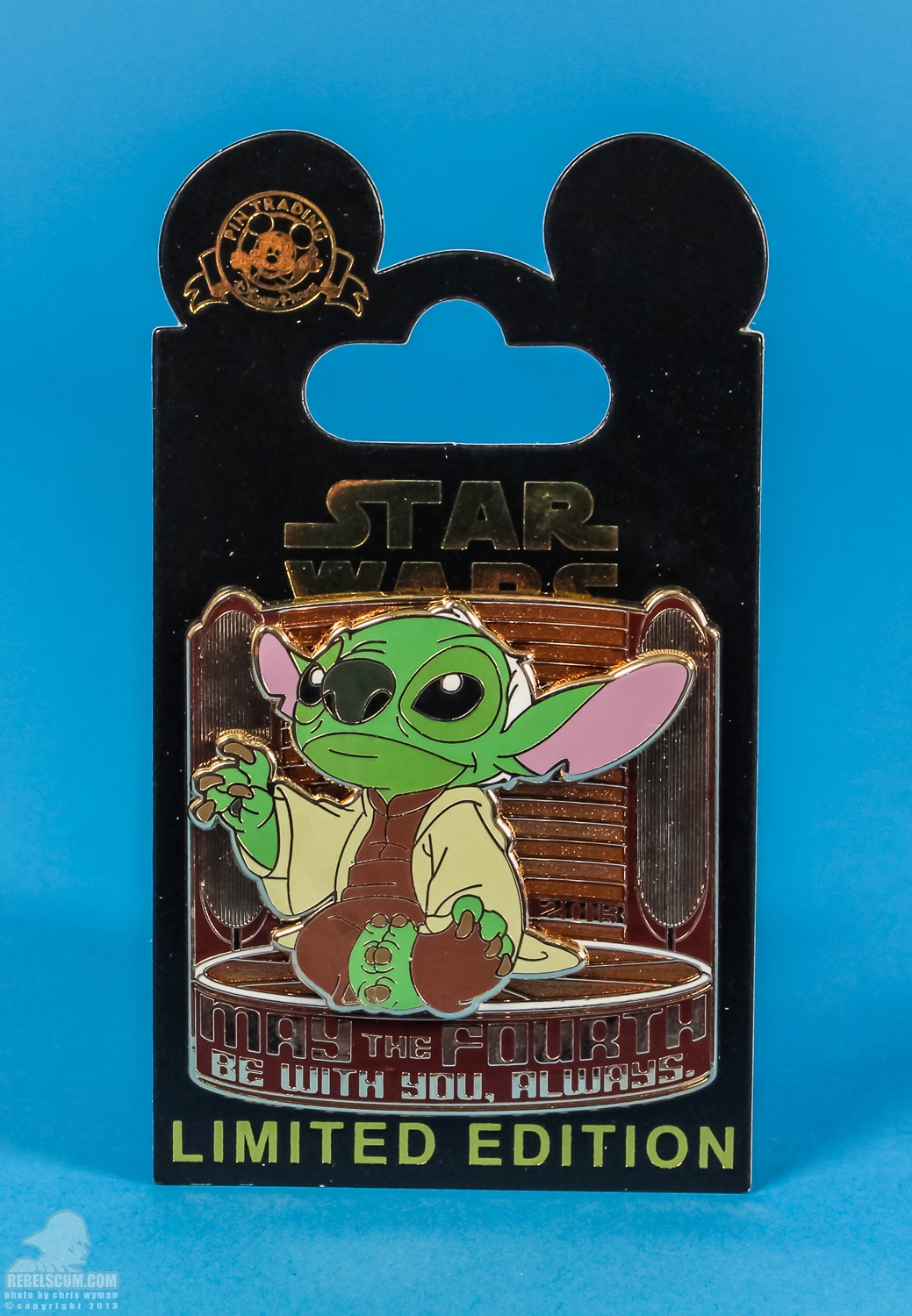 Disney_Pins_Star_Wars_Day_May_The_Fourth_Be_With_You-01.jpg