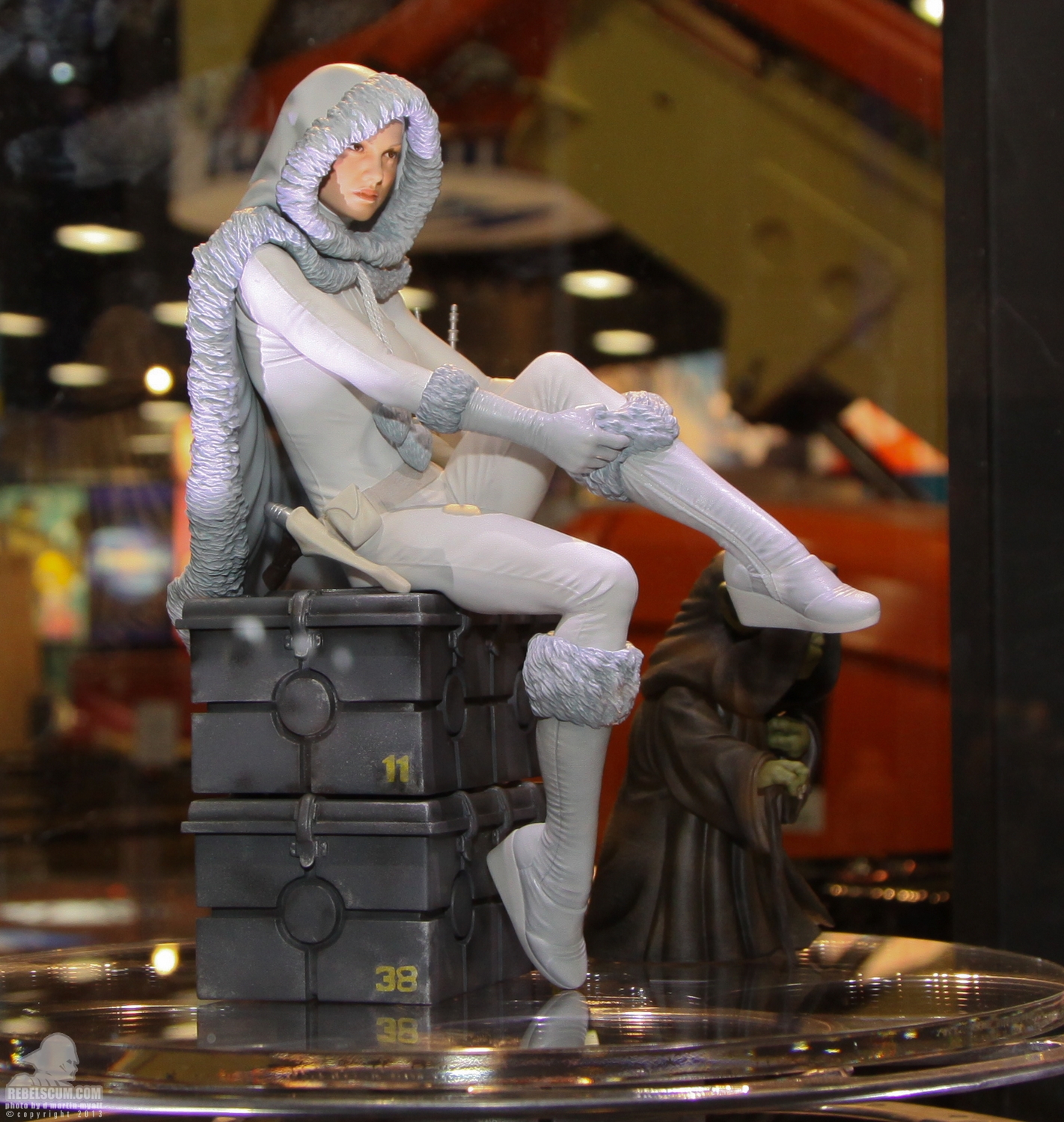 SDCC_2013_Gentle_Giant_Ltd_Star_Wars_Wed-016.jpg