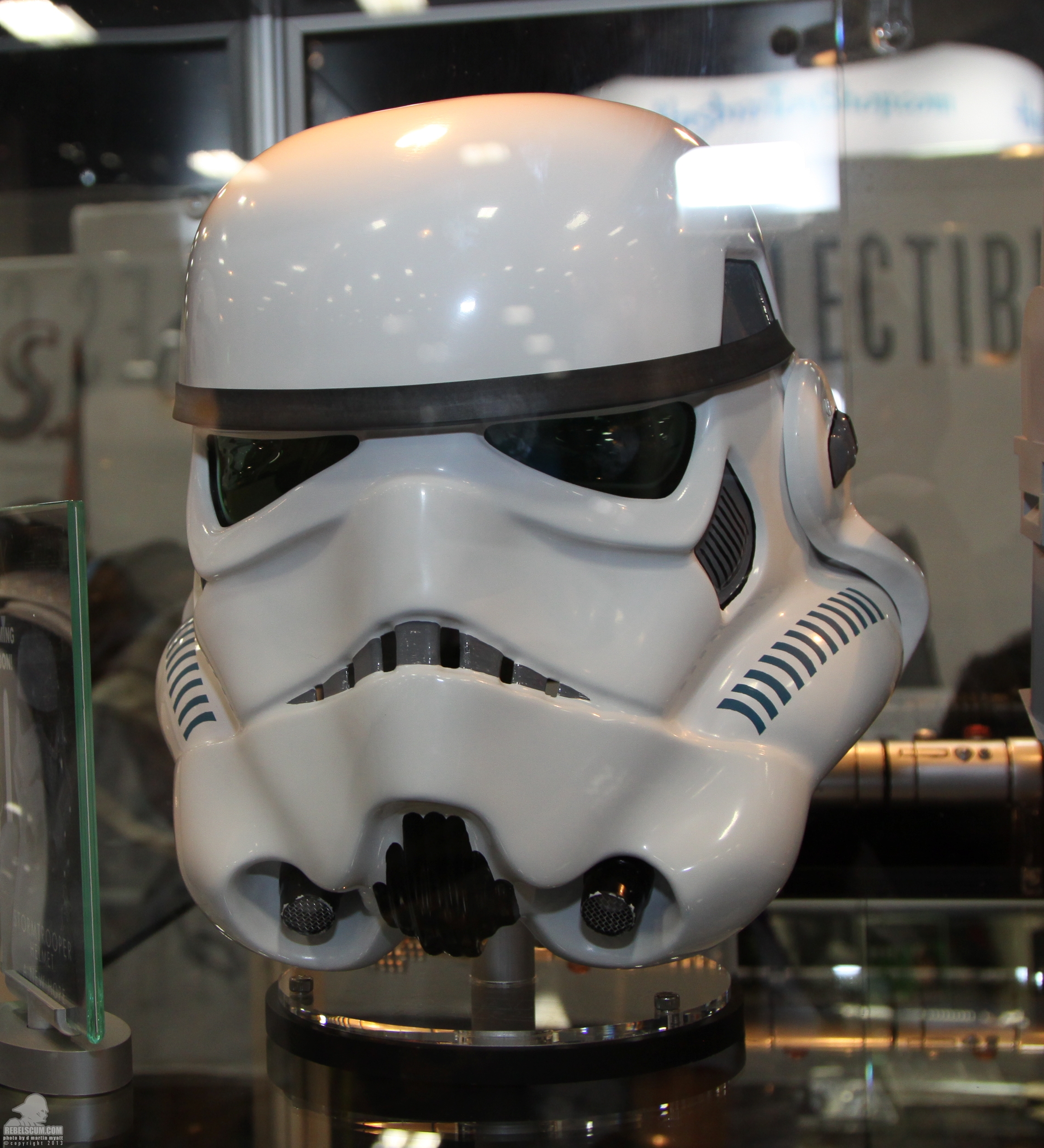 SDCC_2013_eFX_Collectibles_Saturday-036.jpg