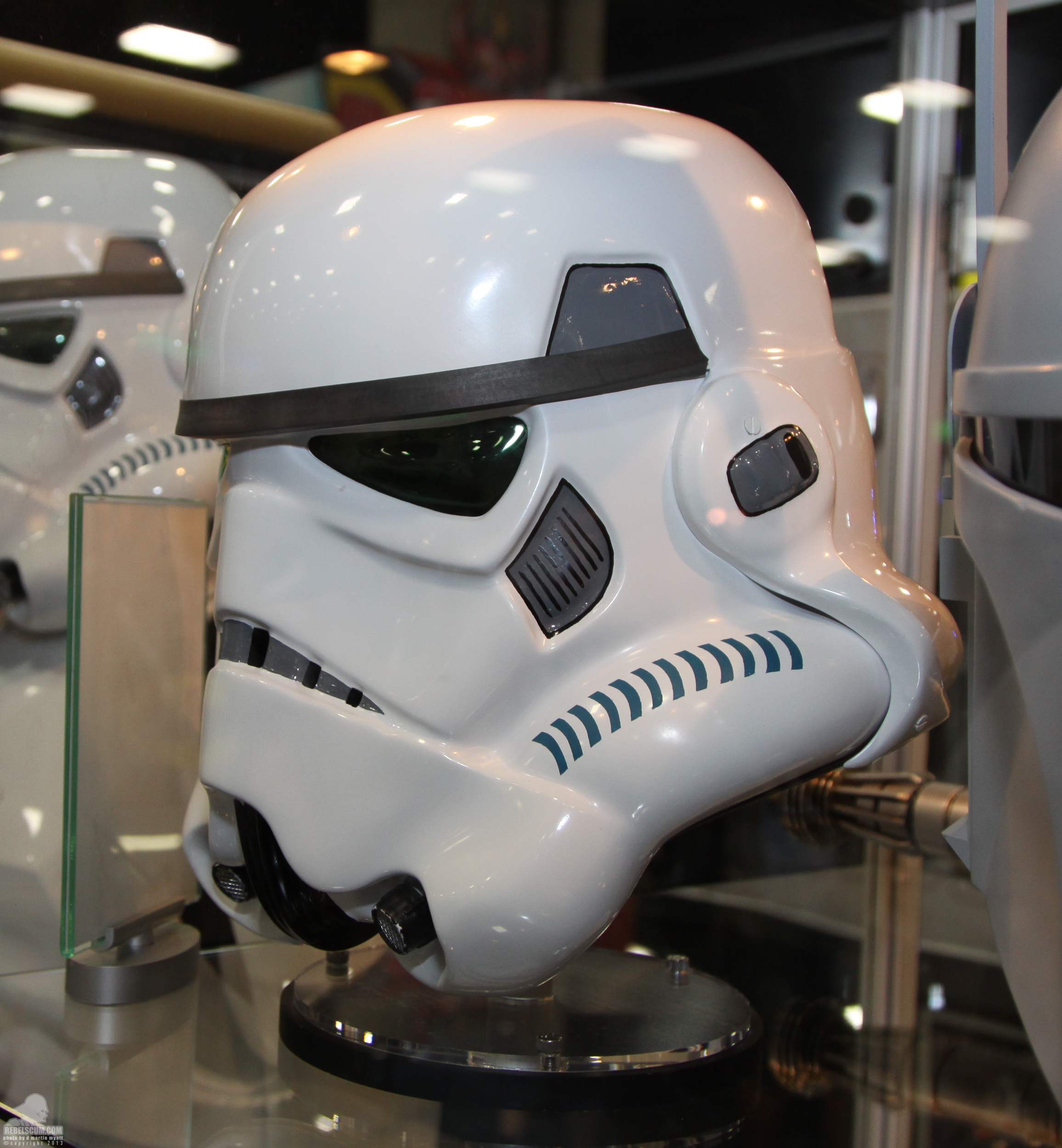 SDCC_2013_eFX_Collectibles_Saturday-037.jpg