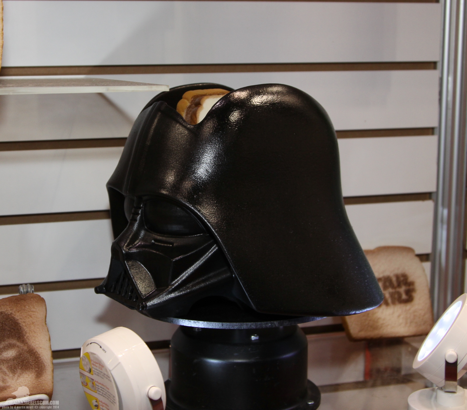 Toy-Fair-2014-Pangea-Brands-Darth-Vader-Toaster-002.jpg