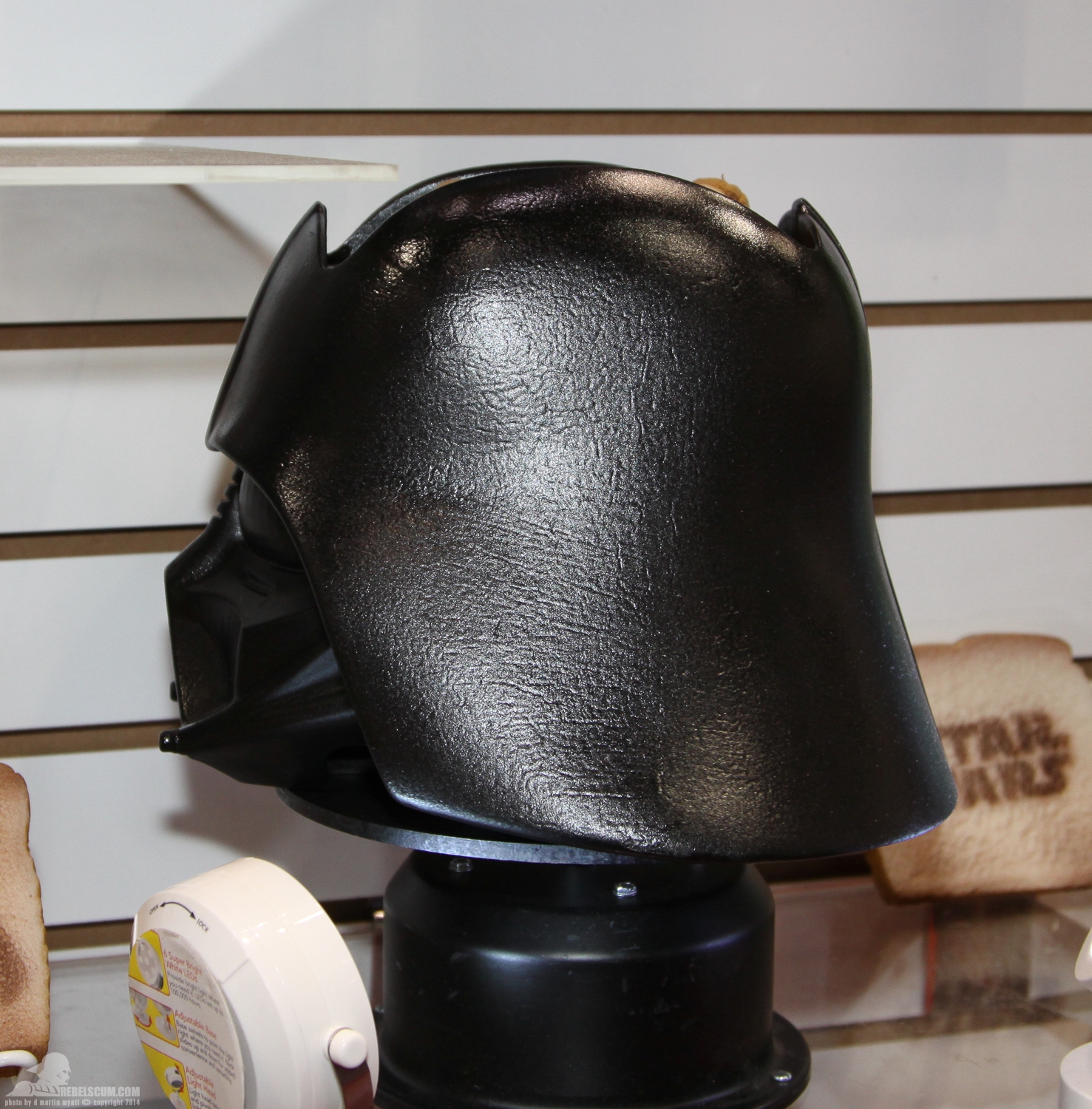 Toy-Fair-2014-Pangea-Brands-Darth-Vader-Toaster-003.jpg