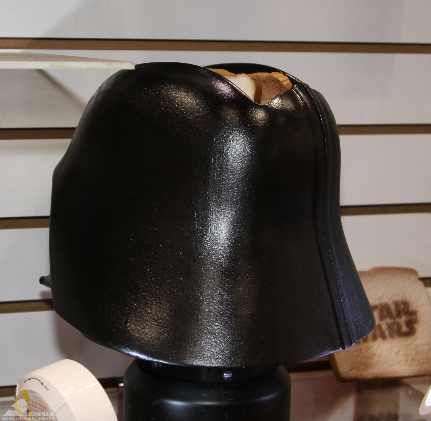 Toy-Fair-2014-Pangea-Brands-Darth-Vader-Toaster-004.jpg