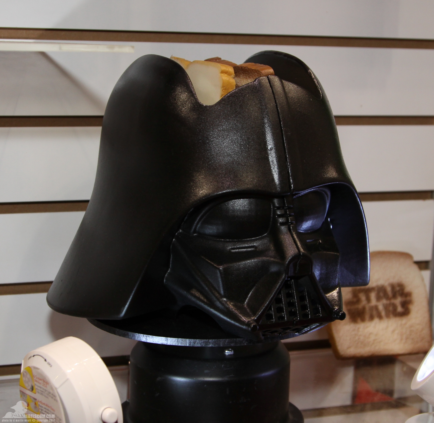 Toy-Fair-2014-Pangea-Brands-Darth-Vader-Toaster-010.jpg