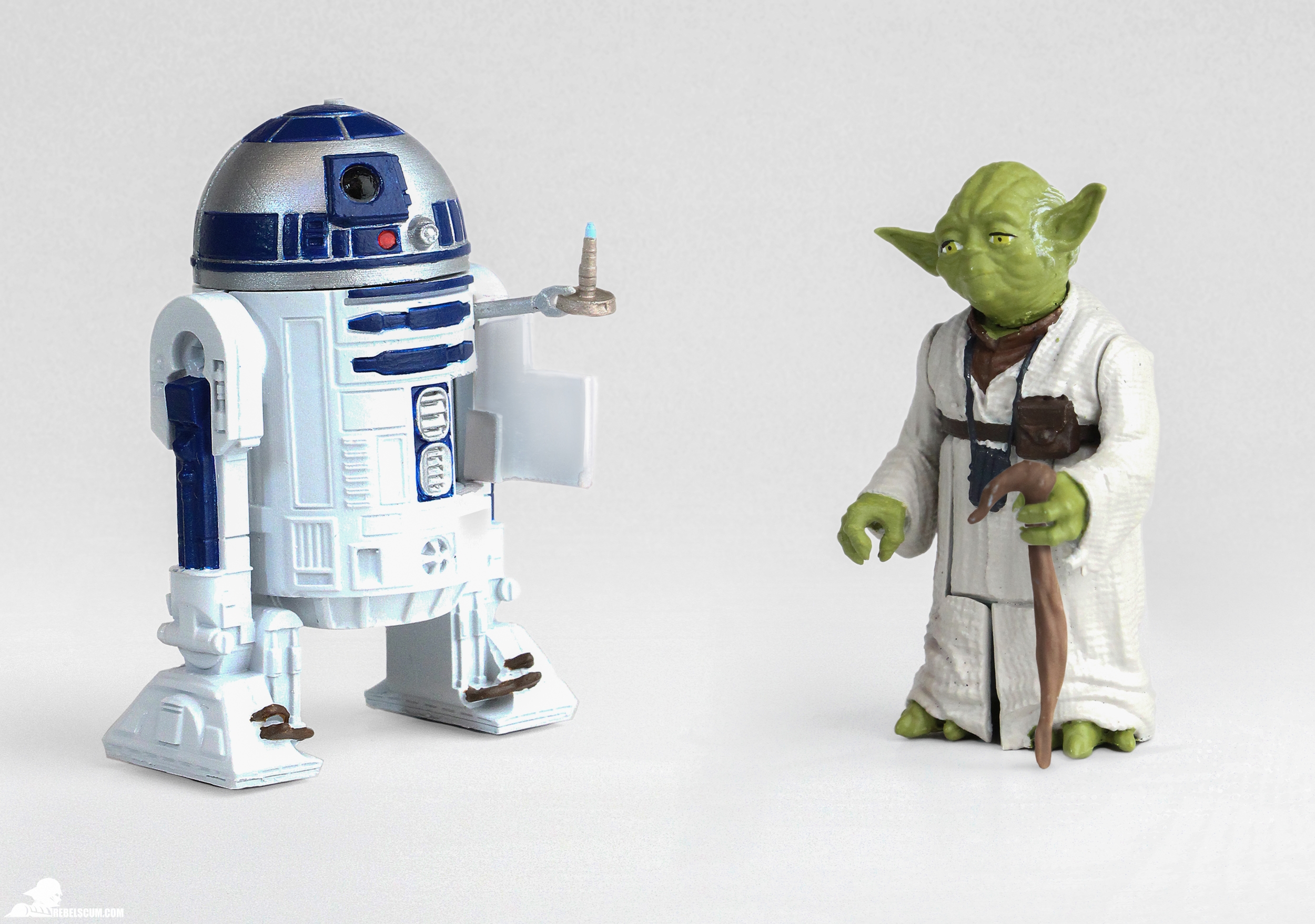 High-Resolution-Hasbro-Mission-Series-R2D2-Yoda.jpg