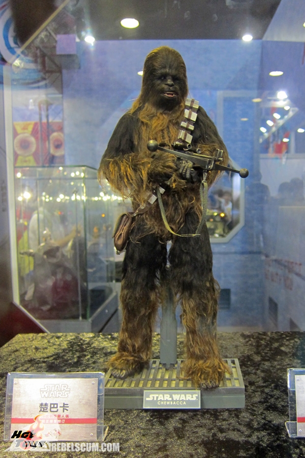 Hot-Toys-Star-Wars-MMS-Han-Solo-Chewbacca-China-CICF-Expo-002.jpg