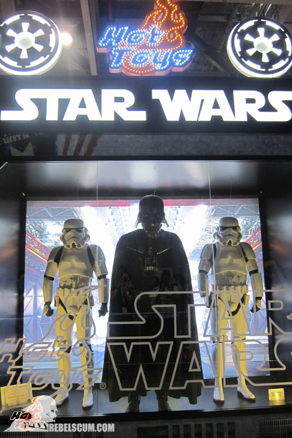 Hot-Toys-Star-Wars-MMS-Han-Solo-Chewbacca-China-CICF-Expo-003.jpg