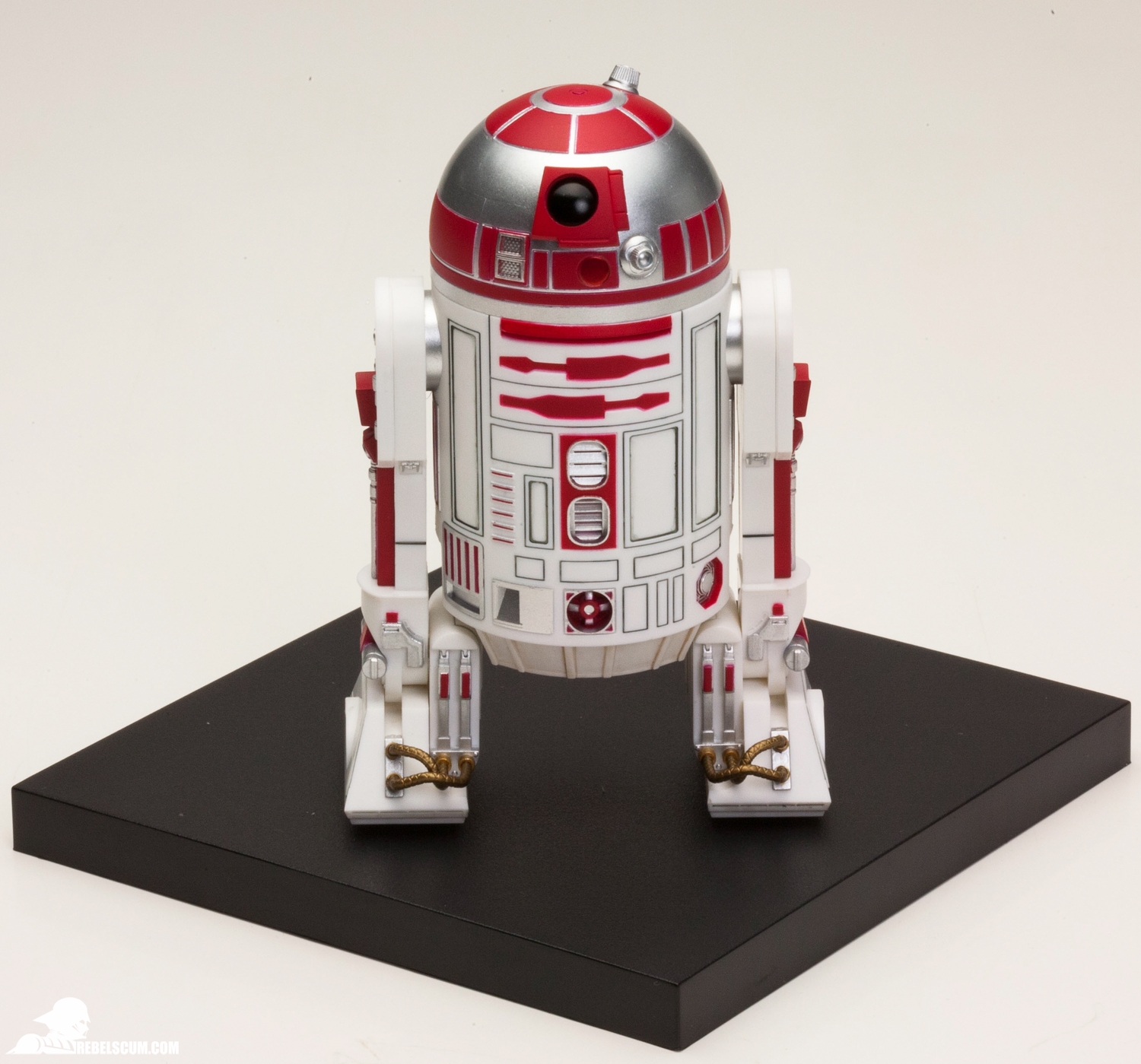 Kotobukiya-Star-Wars-R2-M5-ARTFX-plus-001.jpg