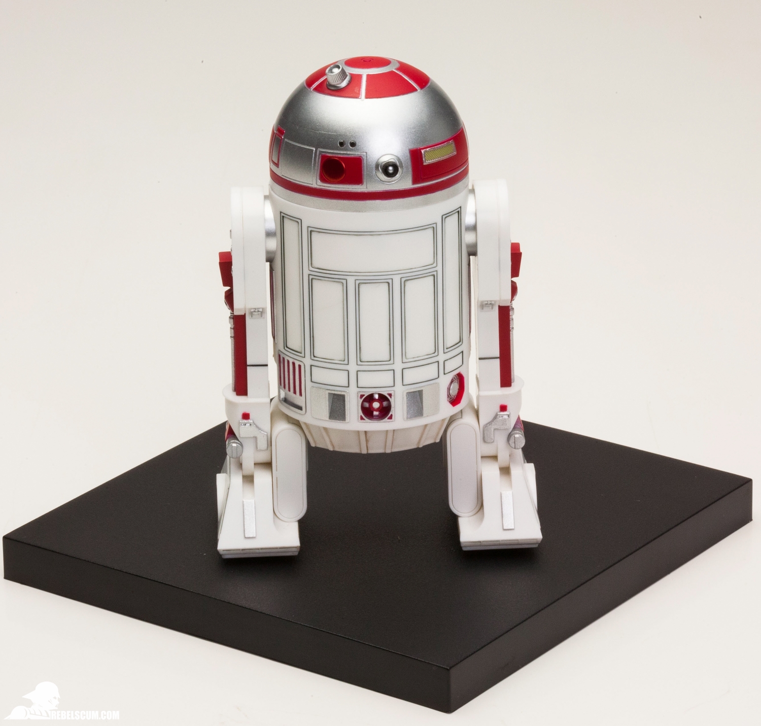 Kotobukiya-Star-Wars-R2-M5-ARTFX-plus-004.jpg