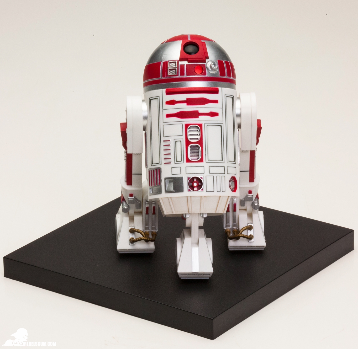 Kotobukiya-Star-Wars-R2-M5-ARTFX-plus-005.jpg