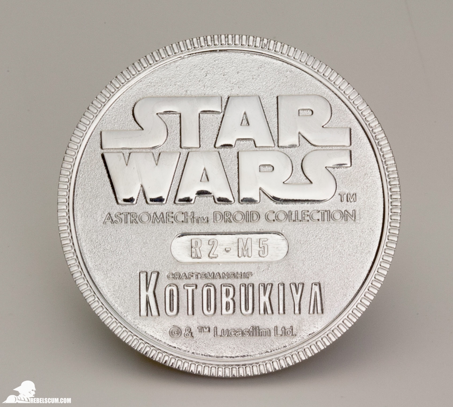 Kotobukiya-Star-Wars-R2-M5-ARTFX-plus-007.jpg