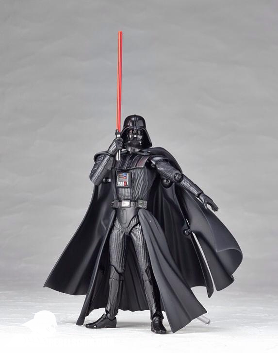 Revoltech-Darth-Vader-fully-painted-002.jpg