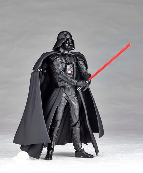 Revoltech-Darth-Vader-fully-painted-003.jpg