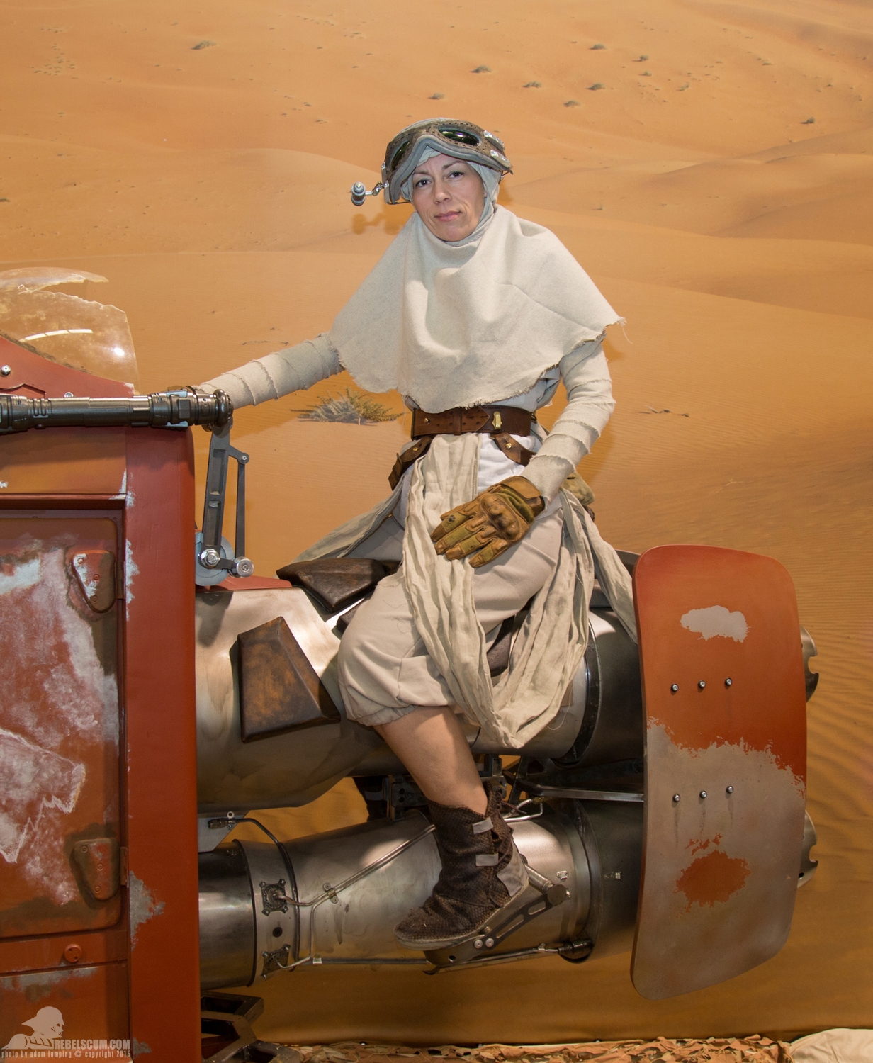 Star-Wars-Celebration-Anaheim-2015-501-Belgian-Garrison-Kira-Bumper-Car-011.jpg