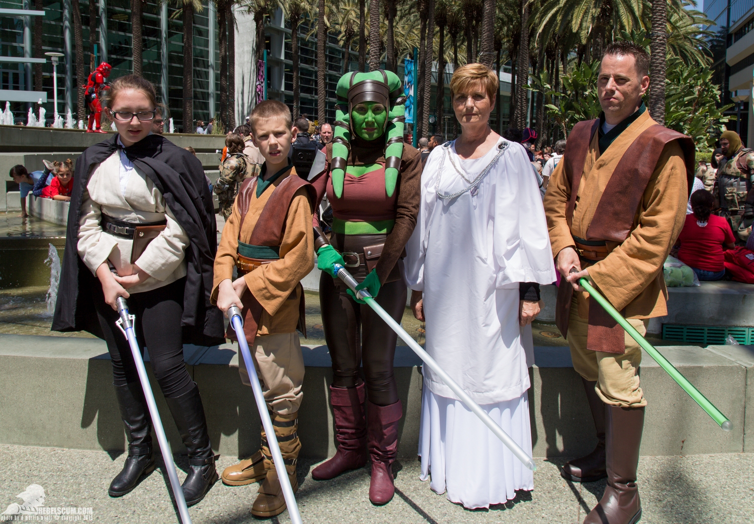 Star-Wars-Celebration-Anaheim-2015-Cosplay-costumes-004.jpg