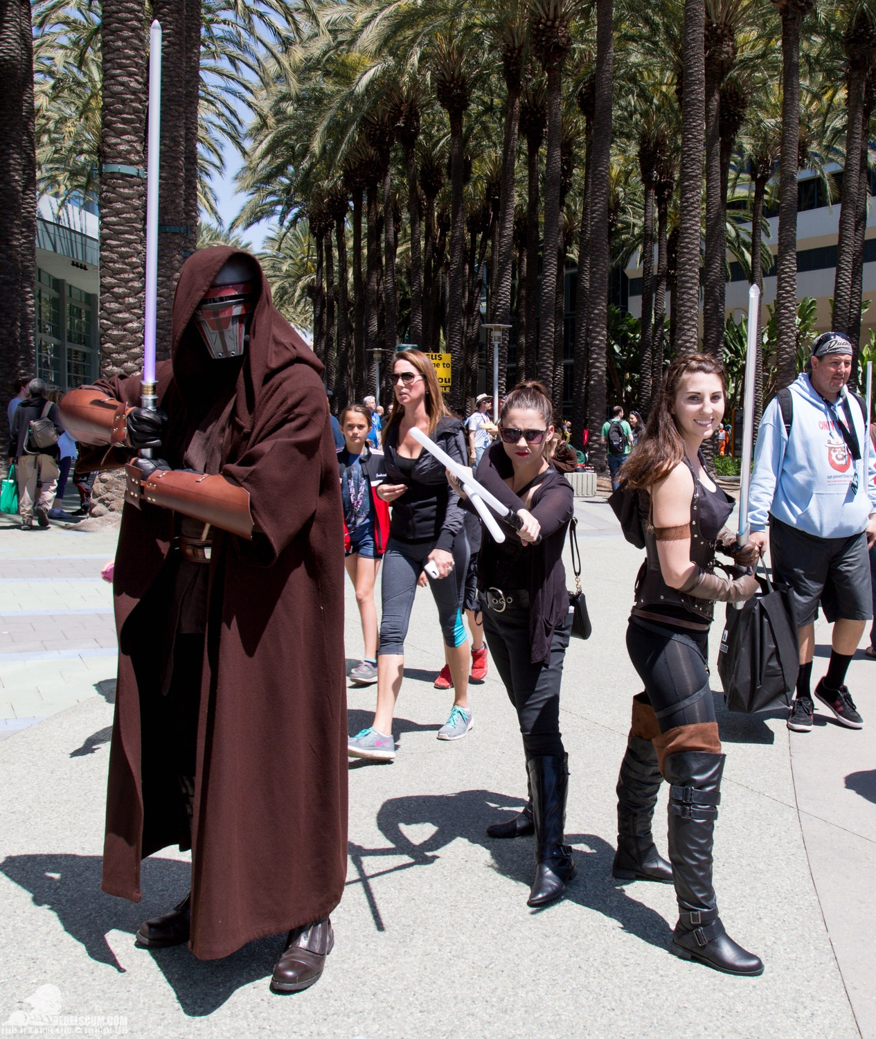 Star-Wars-Celebration-Anaheim-2015-Cosplay-costumes-019.jpg