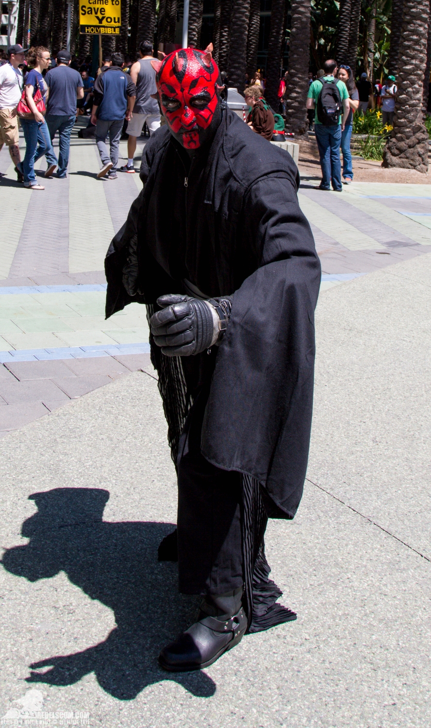 Star-Wars-Celebration-Anaheim-2015-Cosplay-costumes-020.jpg