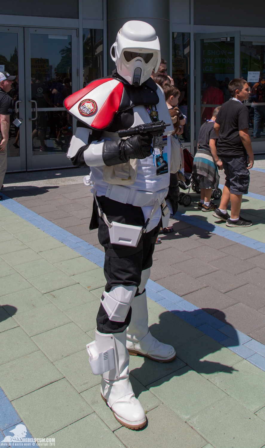 Star-Wars-Celebration-Anaheim-2015-Cosplay-costumes-039.jpg