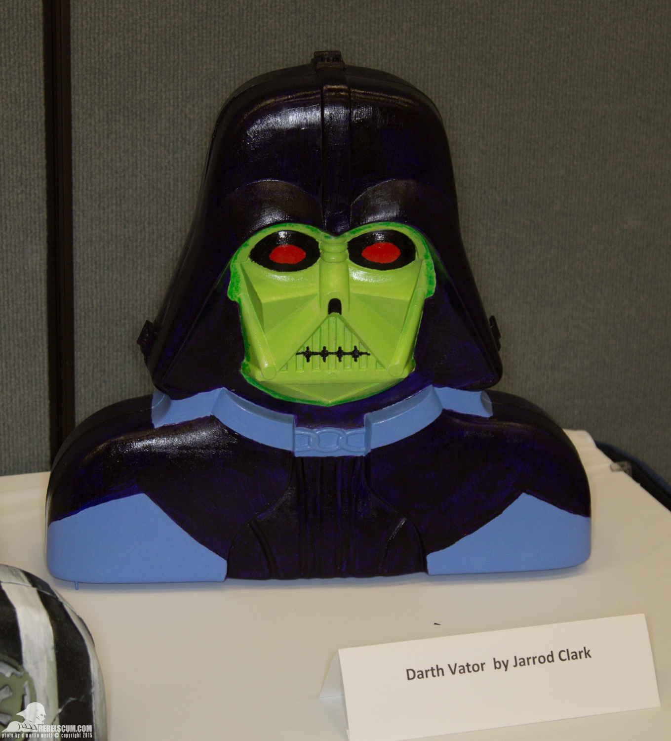 Star-Wars-Celebration-Anaheim-2015-Darth-Vader-Case-Project-020.jpg