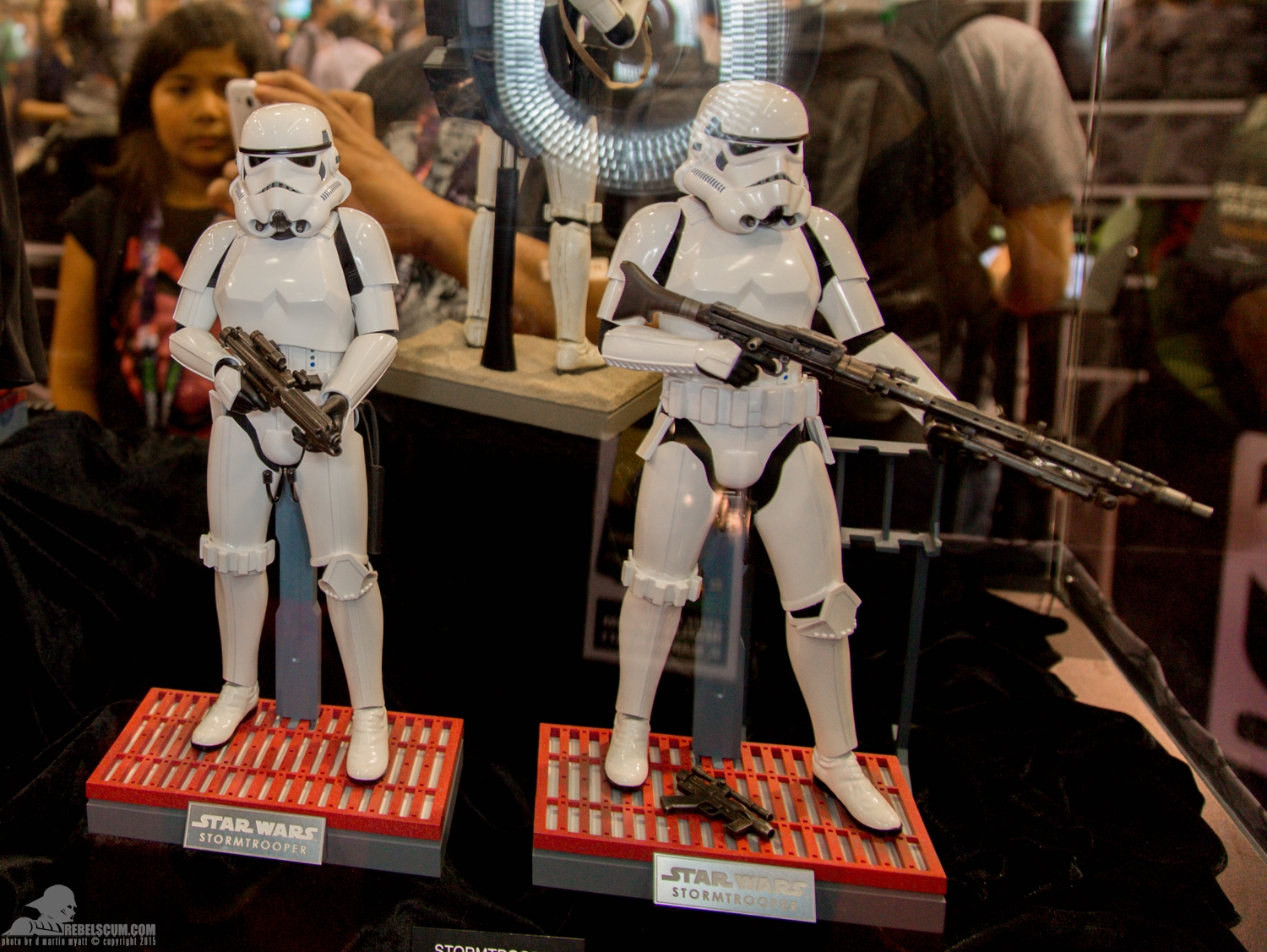 Star-Wars-Celebration-Anaheim-2015-Hot-Toys-001.jpg