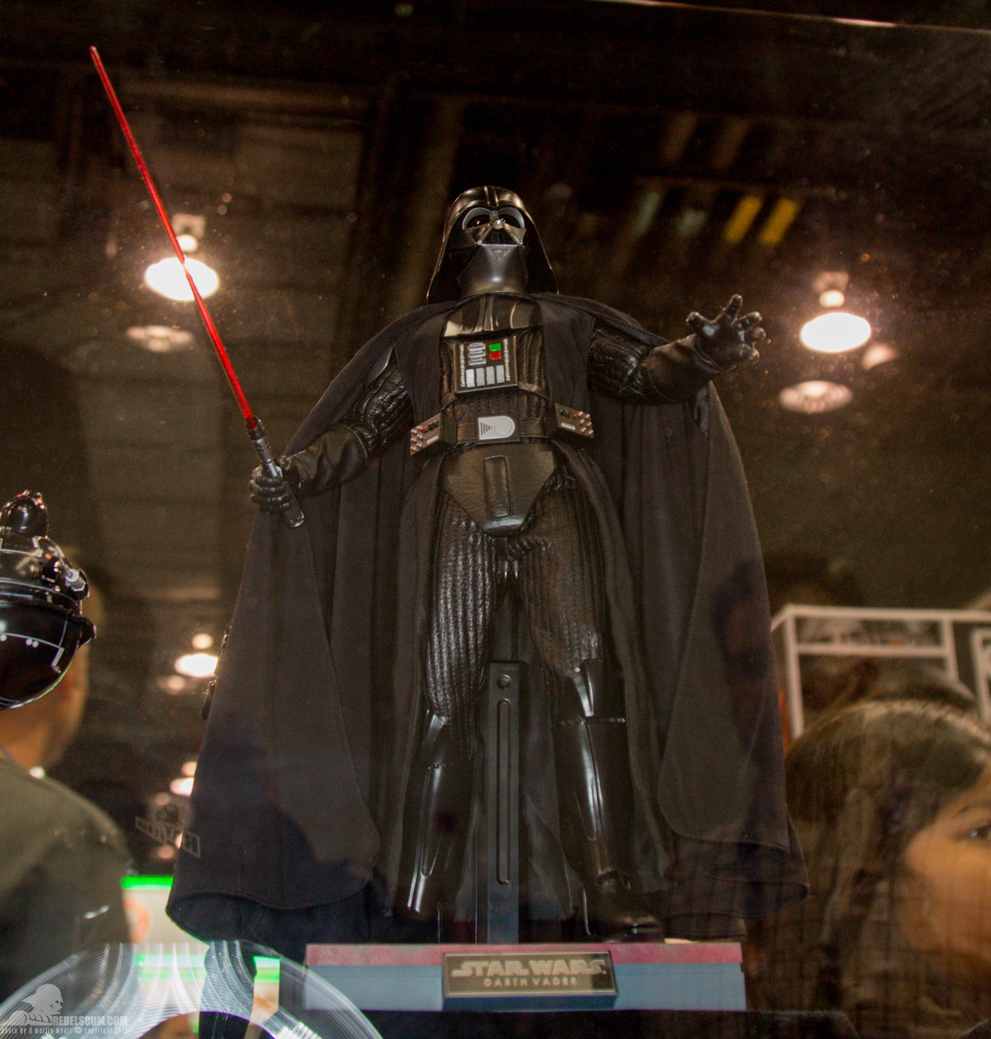 Star-Wars-Celebration-Anaheim-2015-Hot-Toys-003.jpg