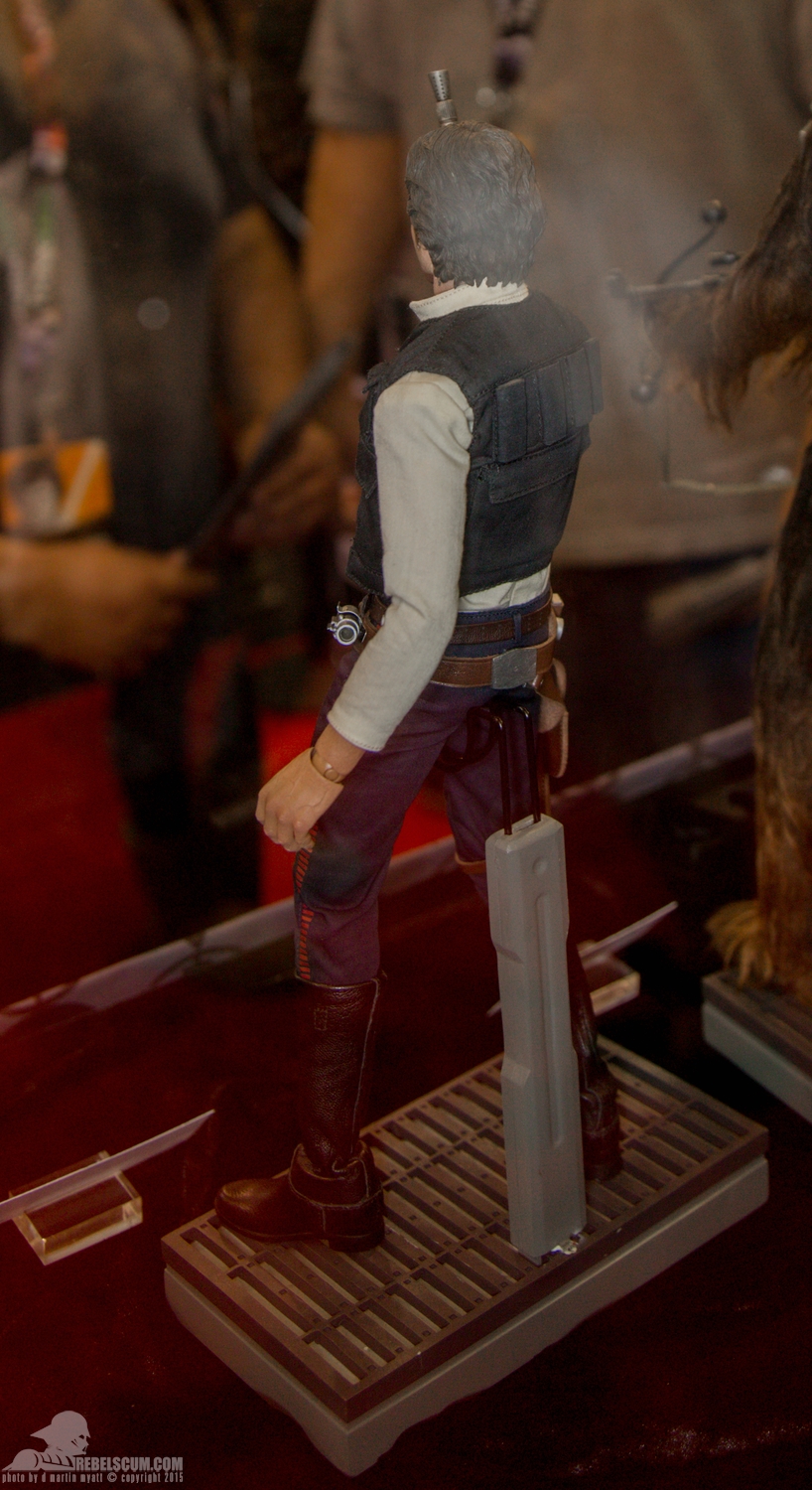 Star-Wars-Celebration-Anaheim-2015-Hot-Toys-019.jpg