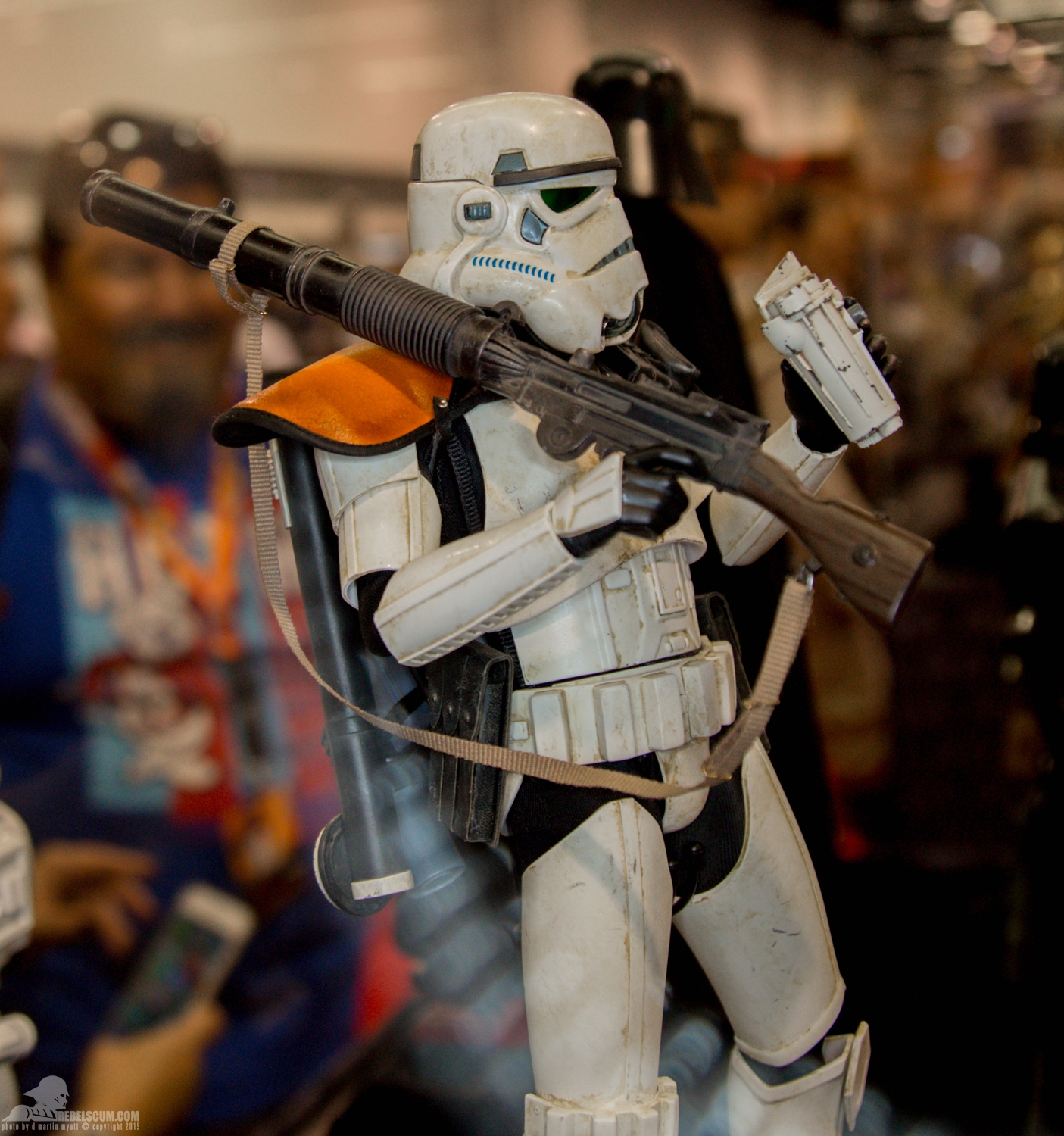 Star-Wars-Celebration-Anaheim-2015-Hot-Toys-036.jpg