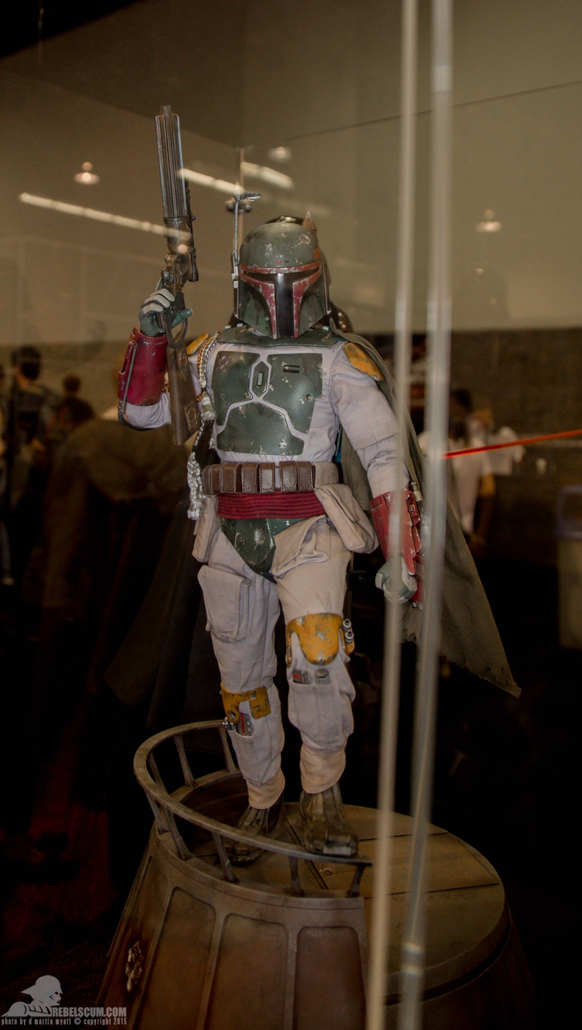 Star-Wars-Celebration-Anaheim-2015-Hot-Toys-057.jpg