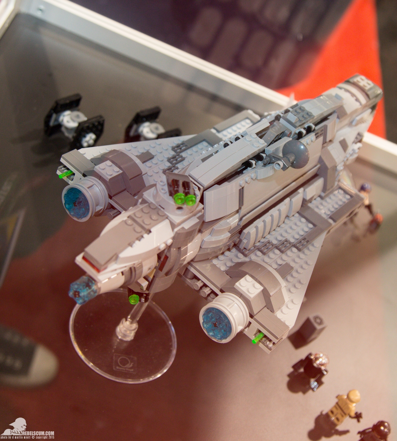 Star-Wars-Celebration-Anaheim-2015-LEGO-029.jpg