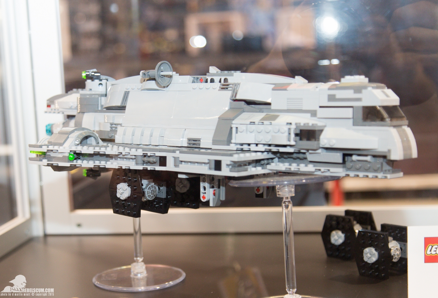 Star-Wars-Celebration-Anaheim-2015-LEGO-035.jpg