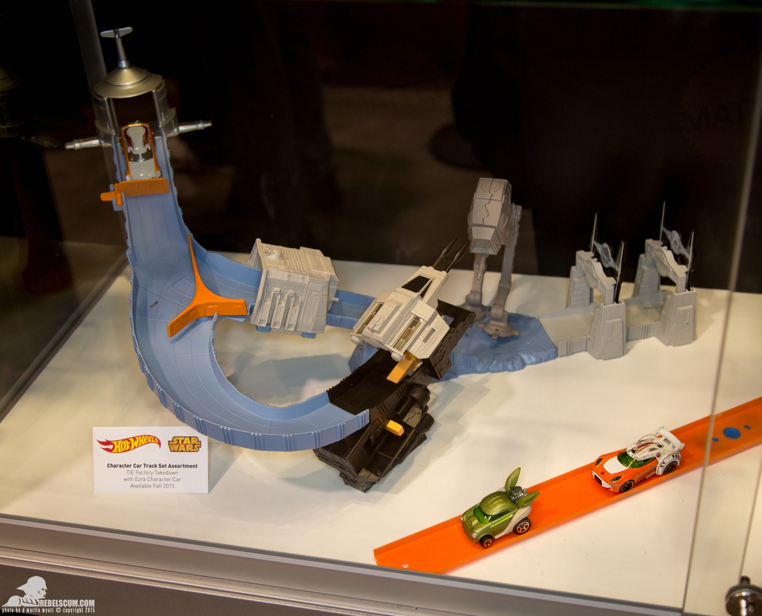 Star-Wars-Celebration-Anaheim-2015-Mattel-Hot-Wheels-017.jpg