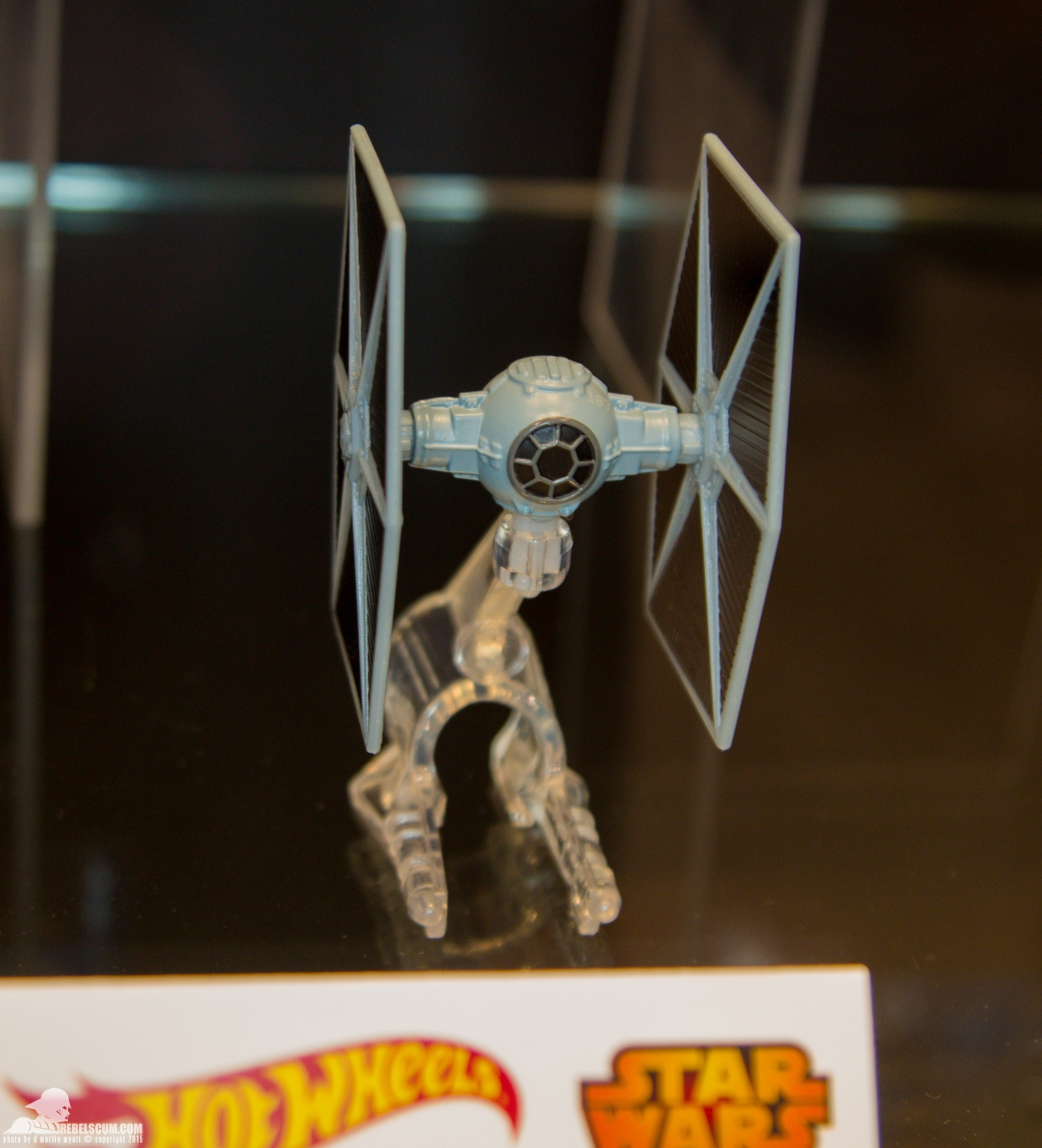 Star-Wars-Celebration-Anaheim-2015-Mattel-Hot-Wheels-039.jpg