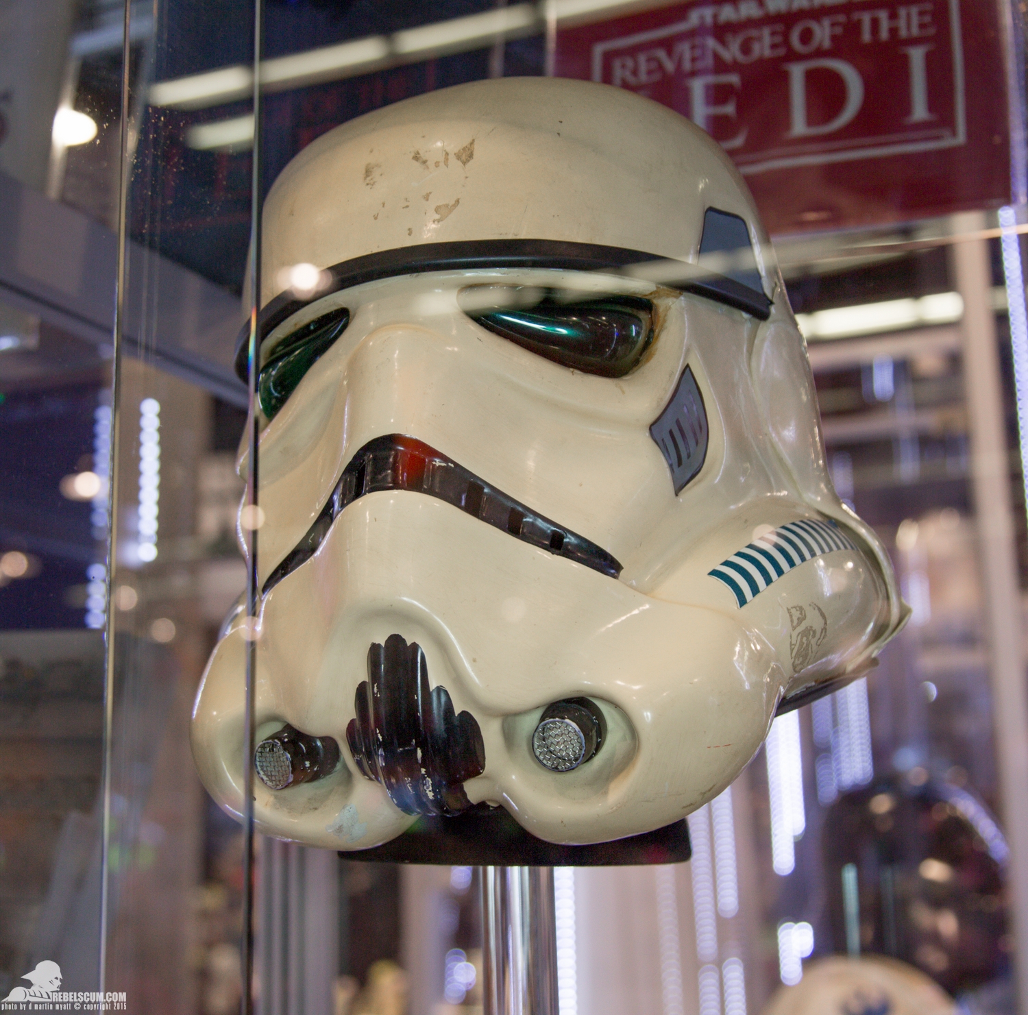 Star-Wars-Celebration-Anaheim-2015-Prop-Store-032.jpg