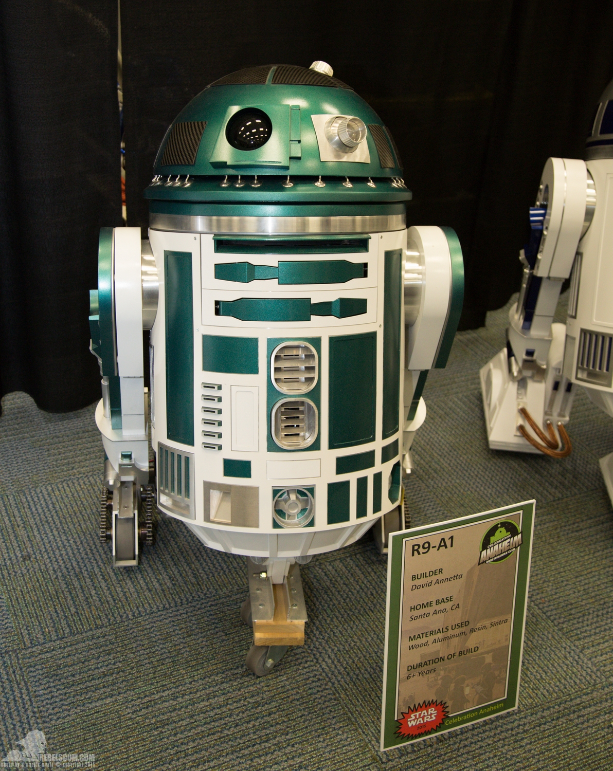 Star-Wars-Celebration-Anaheim-2015-R2-Builders-020.jpg