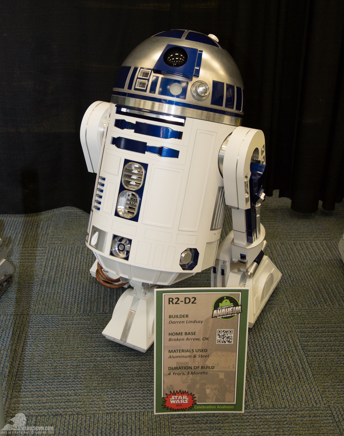 Star-Wars-Celebration-Anaheim-2015-R2-Builders-021.jpg