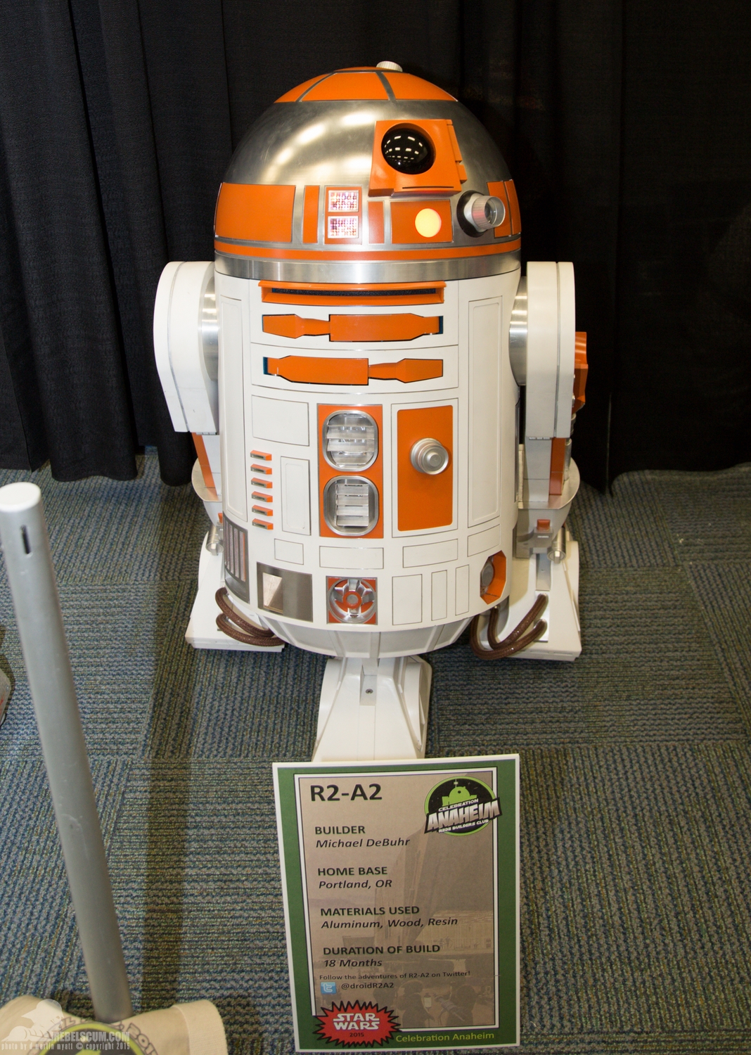 Star-Wars-Celebration-Anaheim-2015-R2-Builders-024.jpg