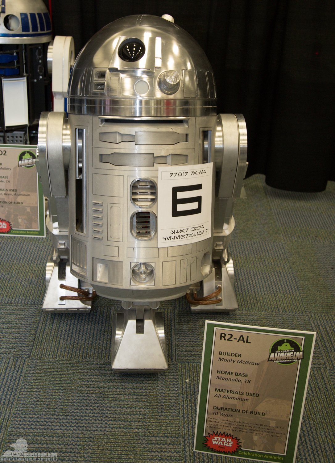 Star-Wars-Celebration-Anaheim-2015-R2-Builders-031.jpg