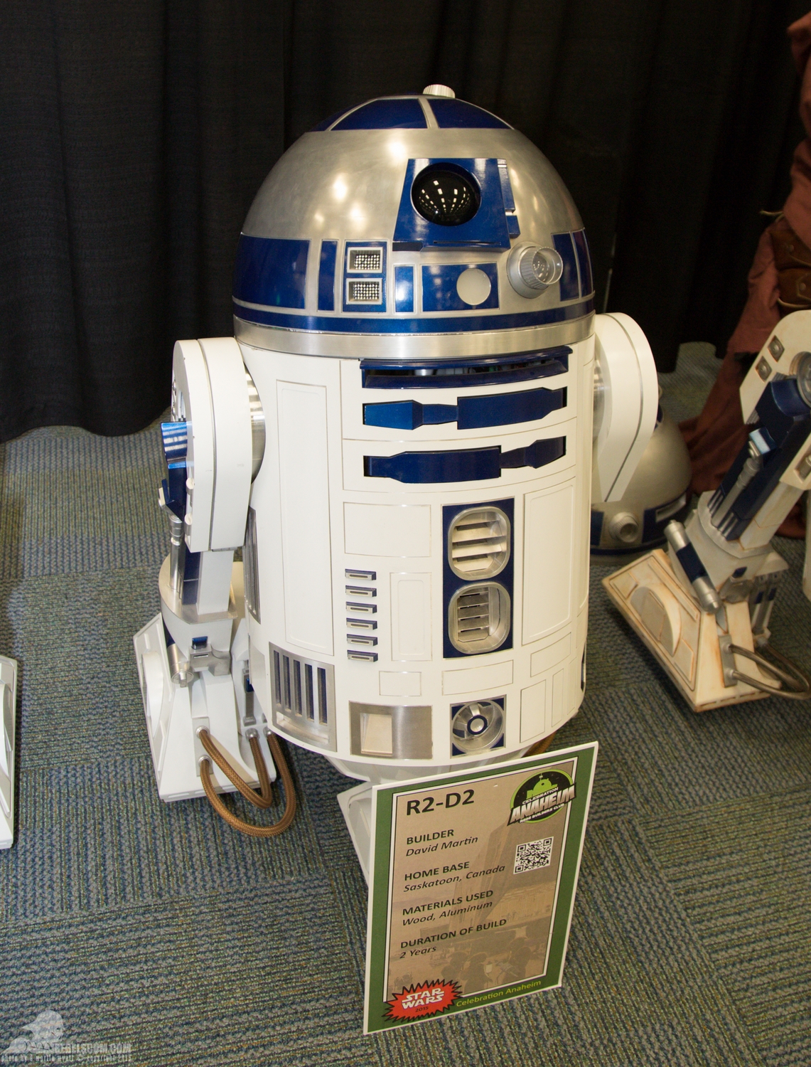 Star-Wars-Celebration-Anaheim-2015-R2-Builders-040.jpg