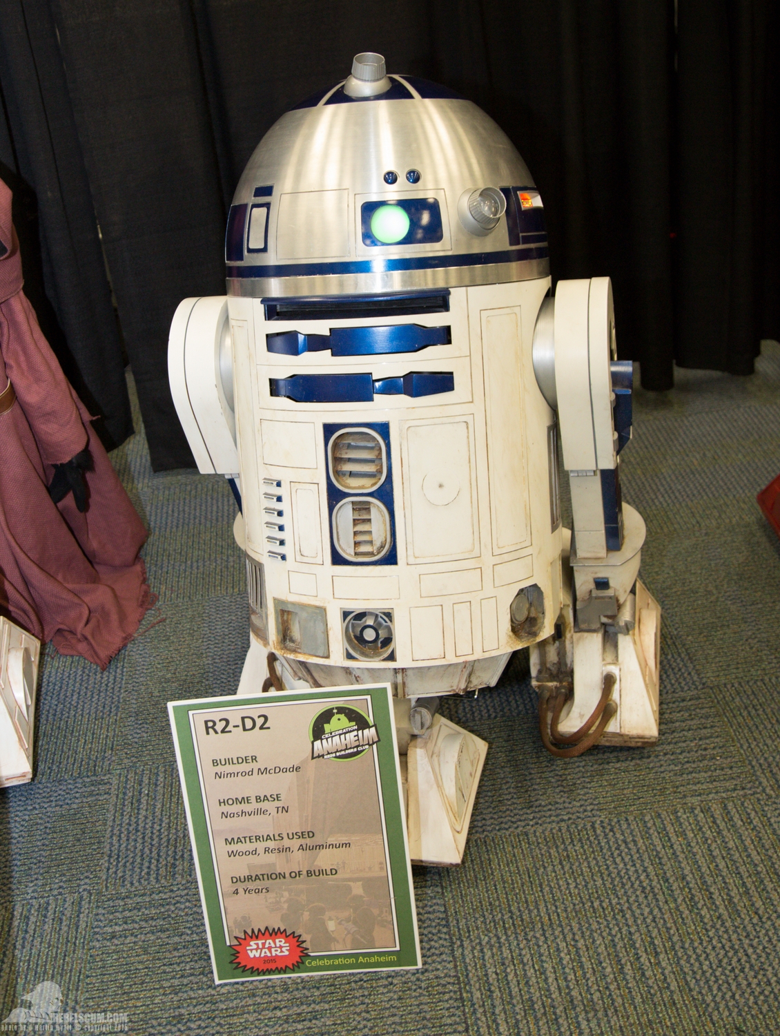 Star-Wars-Celebration-Anaheim-2015-R2-Builders-042.jpg