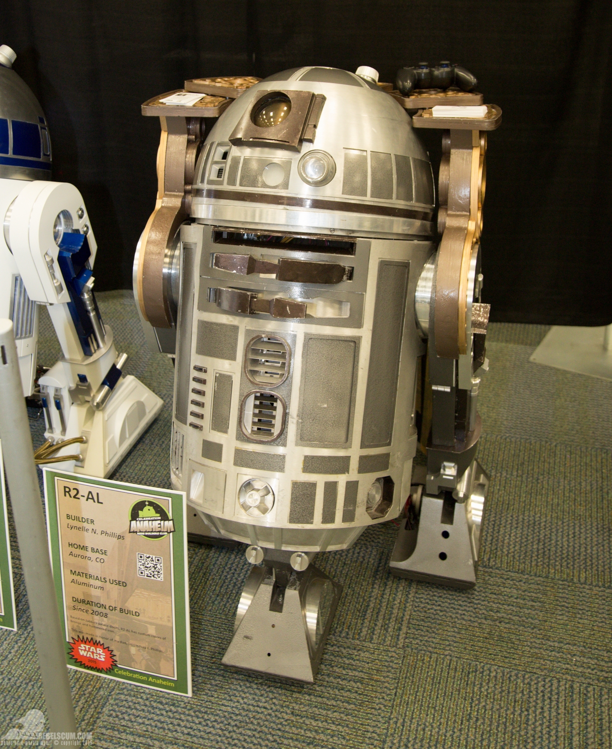 Star-Wars-Celebration-Anaheim-2015-R2-Builders-045.jpg