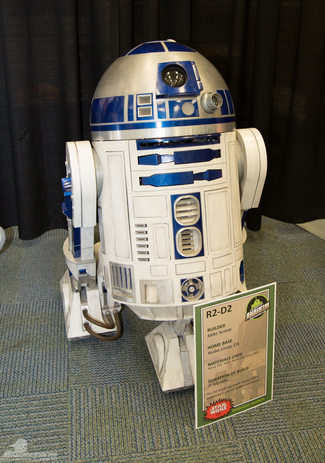 Star-Wars-Celebration-Anaheim-2015-R2-Builders-047.jpg