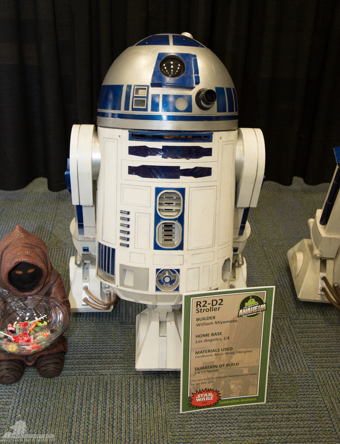 Star-Wars-Celebration-Anaheim-2015-R2-Builders-051.jpg