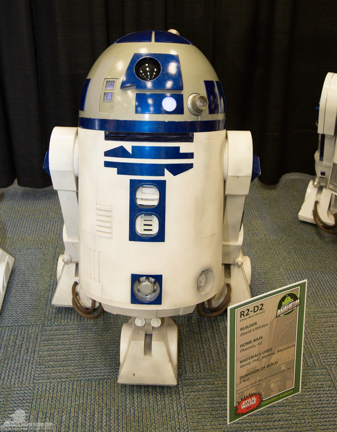 Star-Wars-Celebration-Anaheim-2015-R2-Builders-052.jpg