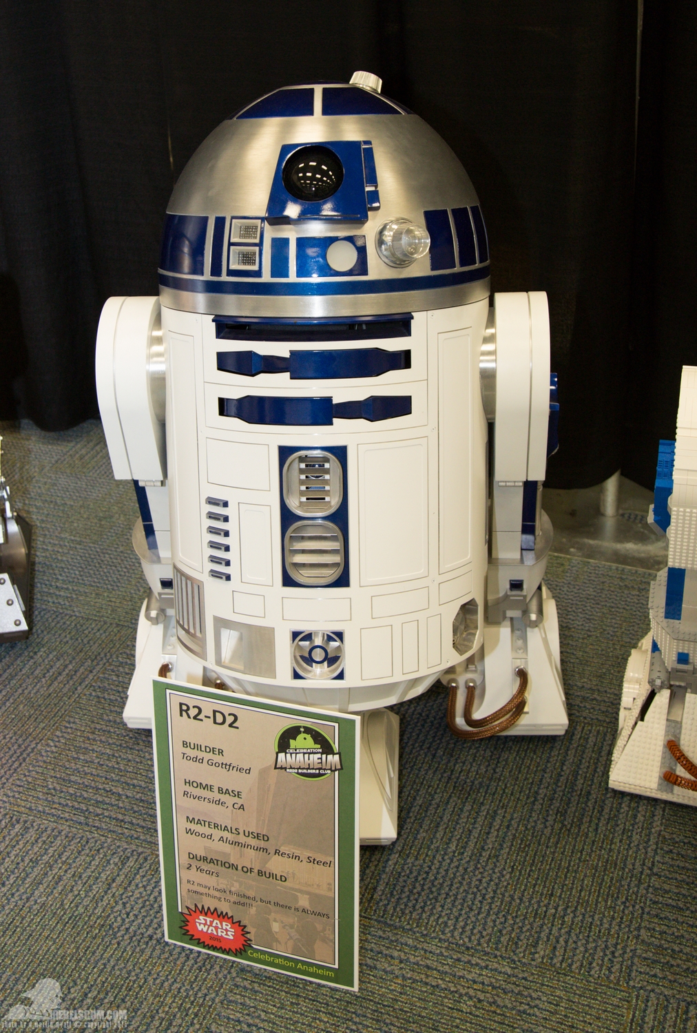 Star-Wars-Celebration-Anaheim-2015-R2-Builders-056.jpg